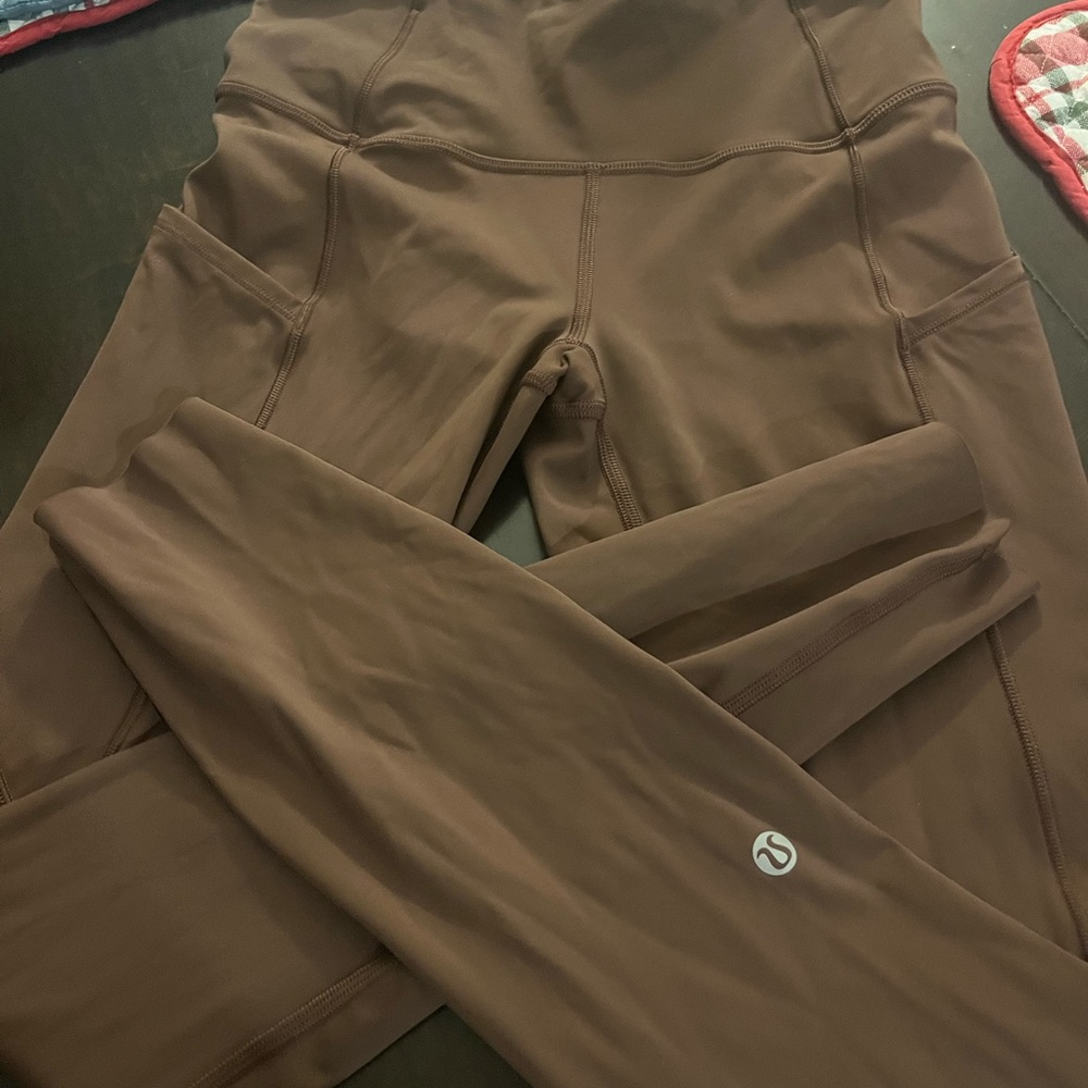 Lululemons size 4 leggings